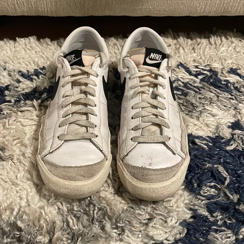 Nike low blazers 8.5